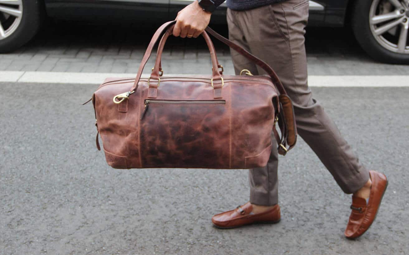 What Are the Top Features of a Large Leather Duffle Bag?