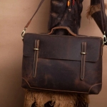 Classic Vintage Artisan Leather Messenger Bag - Image 4